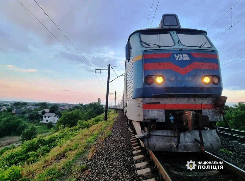 Під колесами потягу загинула літня вінничанка