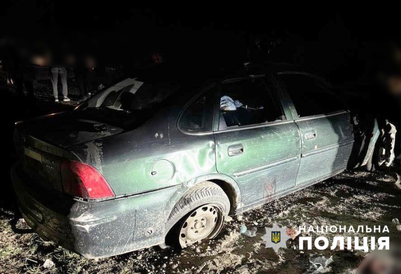 На Вінниччині двоє дівчаток вирішили покататися на автівці знайомого