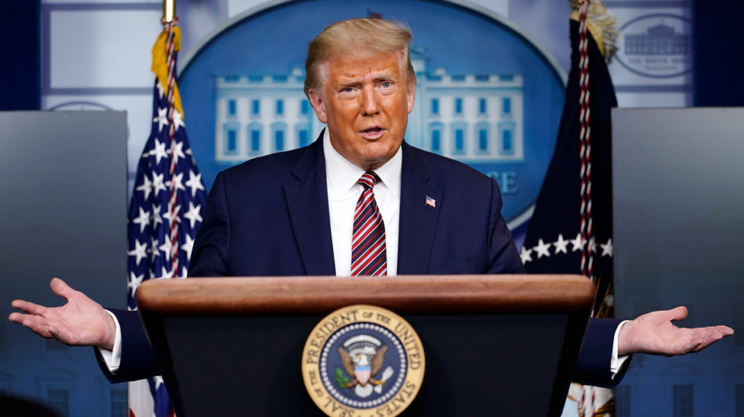 Довічний бан: Twitter заблокував акаунт Дональда Трампа