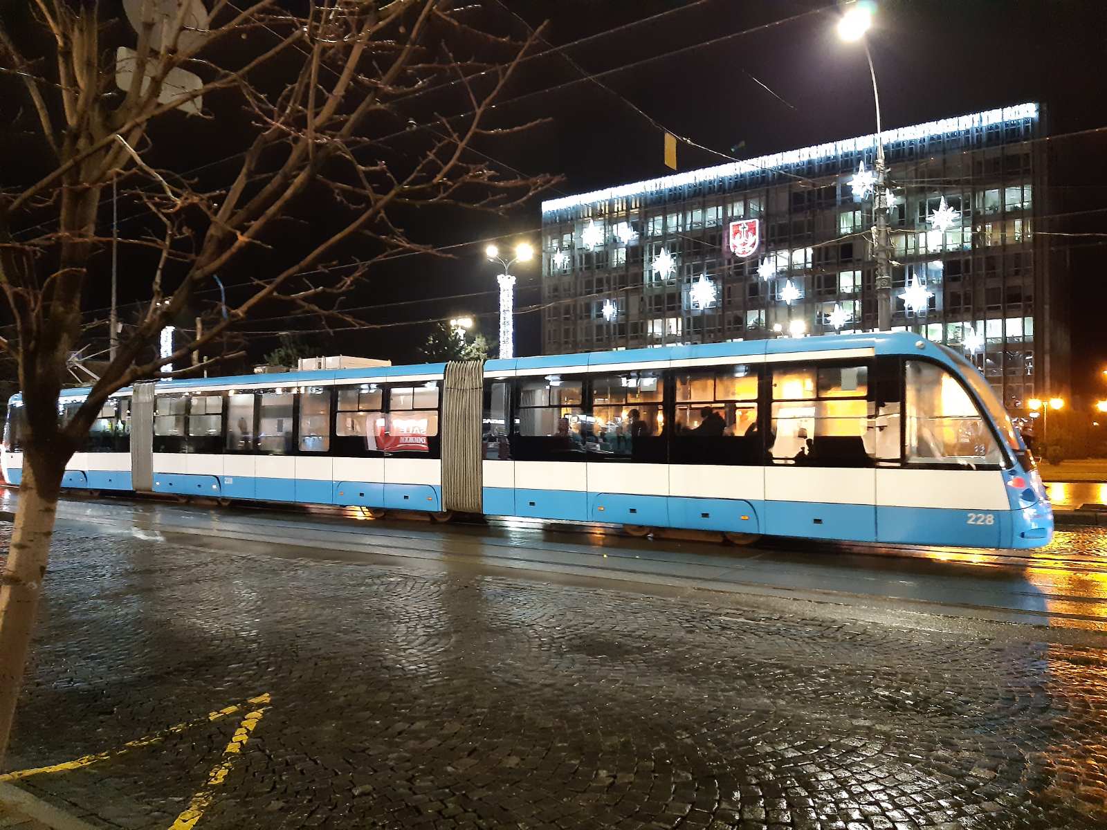 Під чaс новорічних і різдвяних свят громaдський трaнспорт у Вінниці прaцювaтиме безкоштовно 