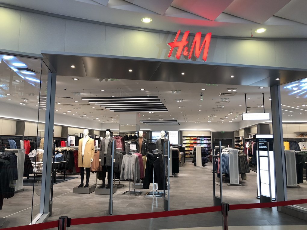 Деякі бренди одягу поновлять роботу в Україні до кінця 2022 року