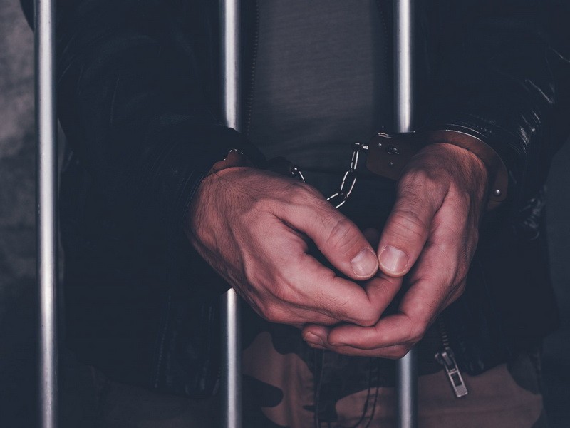 Вінницький суд: довічне увʼязнення "світить" чоловіку, що молотком вбив засудженого