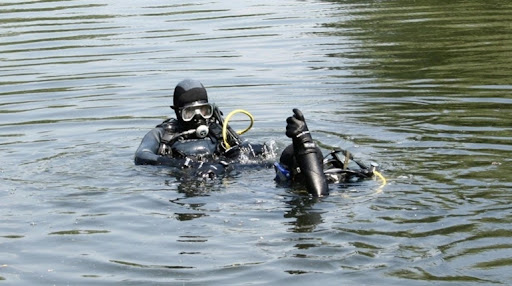 На Вінниччині рятувальники дістали з водойми тіло потопельника