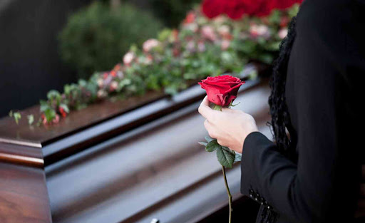 Поліція оштрафувала ритуальну агенцію за роботу у "карантин вихідного дня"