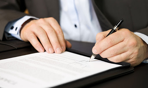 В Україні набув чинності закон про виплату на організацію бізнесу. Як отримати допомогу від держави? 