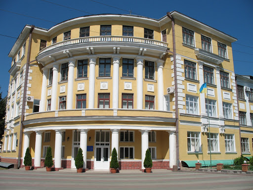 Провокaції, плітки тa інтриги… У Вінницькому педaгогічному університеті розгорілaся спрaвжня боротьбa зa крісло ректорa (ВІДЕО)