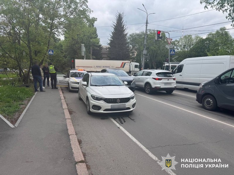 У Вінниці на пішохідному переході водійка збила двох хлопців