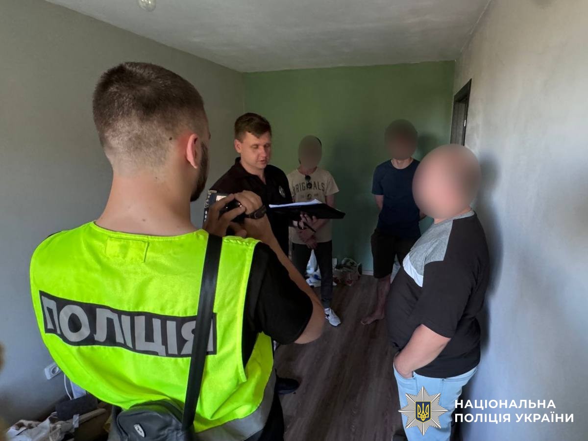 На Вінниччині затримали організаторів схеми незаконного переправлення чоловіків через кордон — "квиток" коштував $7000