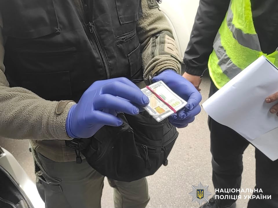 На Вінниччині викрили схему незаконної легалізації іноземців: затримали шістьох підозрюваних