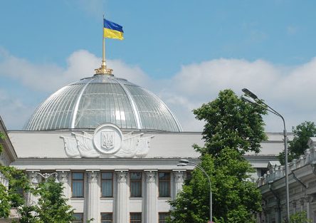 ВРУ затвердила порядок бронювання працівників від мобілізації 