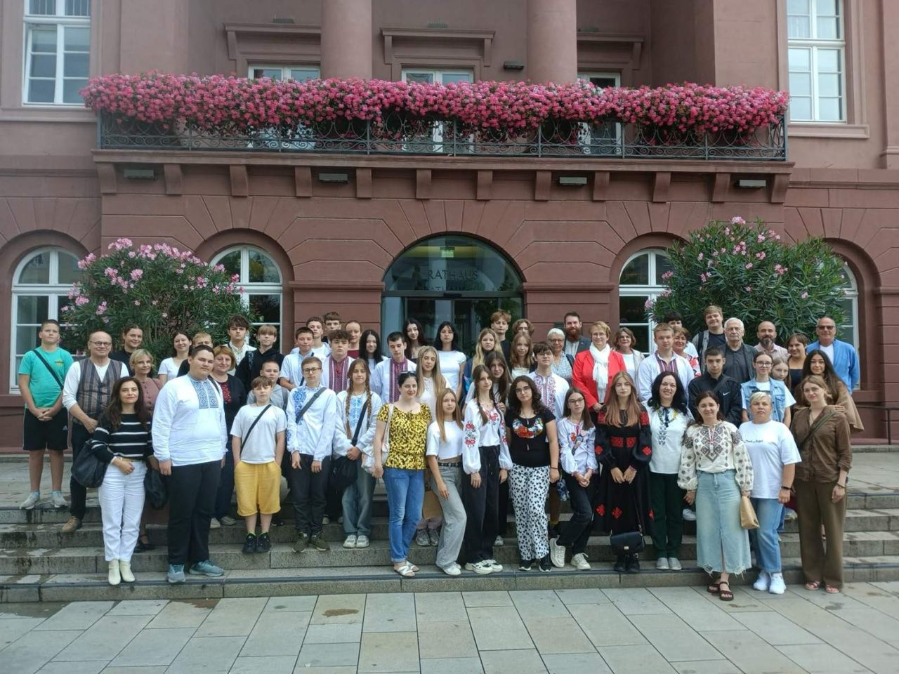 Юні вінничани, батьки яких загинули або зникли безвісти, повернулися з Німеччини