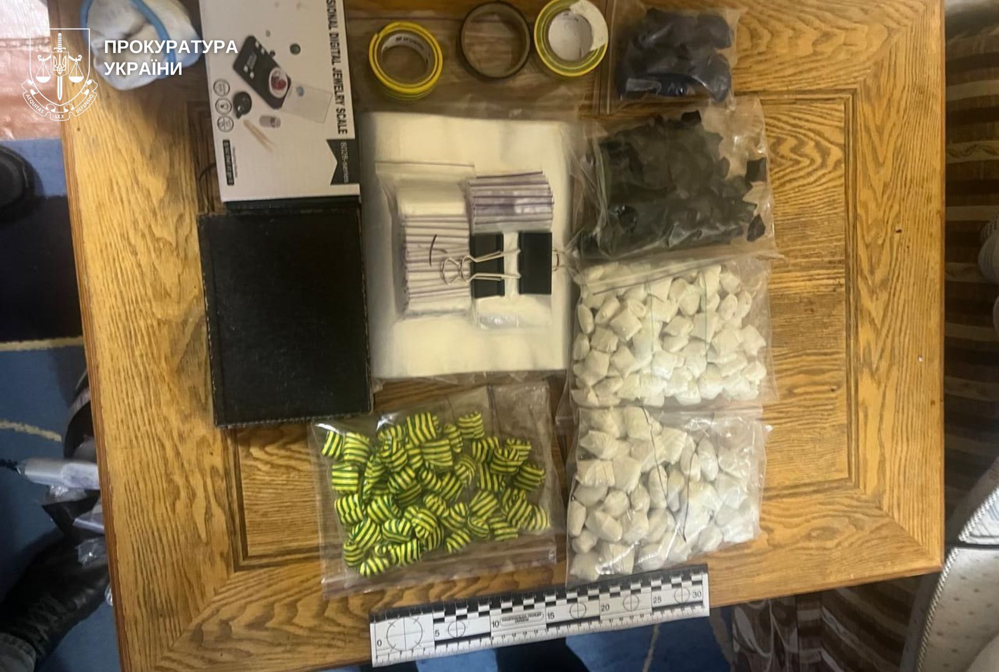 На Вінниччині перед судом постане чоловік, якого підозрюють у збуті психотропів