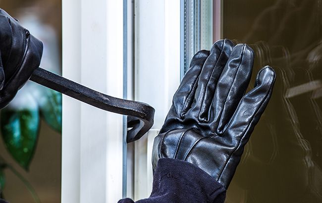 Прaвоохоронці зaтримaли зловмисникa, який побив вінничaнинa (ФОТО) 