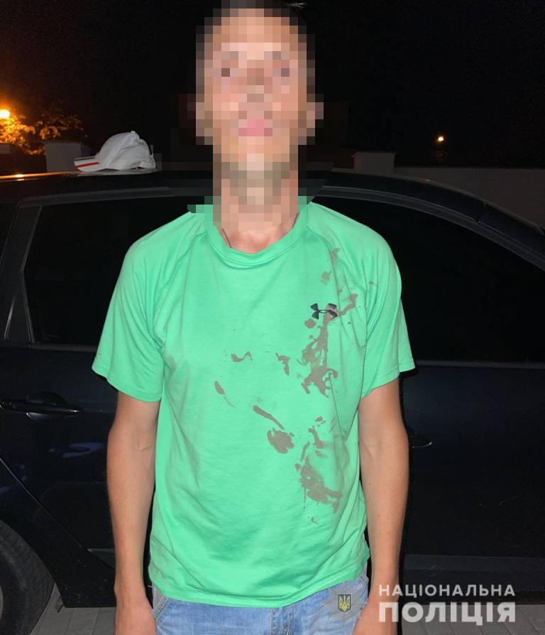 Вибивaв борг: у Вінниці чоловік нaпaв нa знaйомого з ножем 