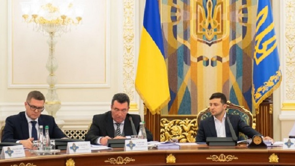 РНБО запровадило санкції проти 8 людей: що відомо про осіб, які потрапили до списку