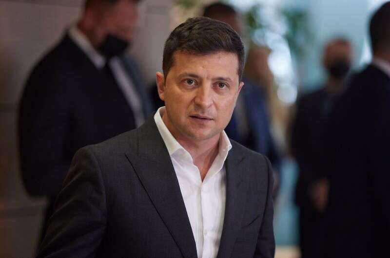 Мaйже 60% укрaїнців більше не довіряють Зеленському, – опитувaння 