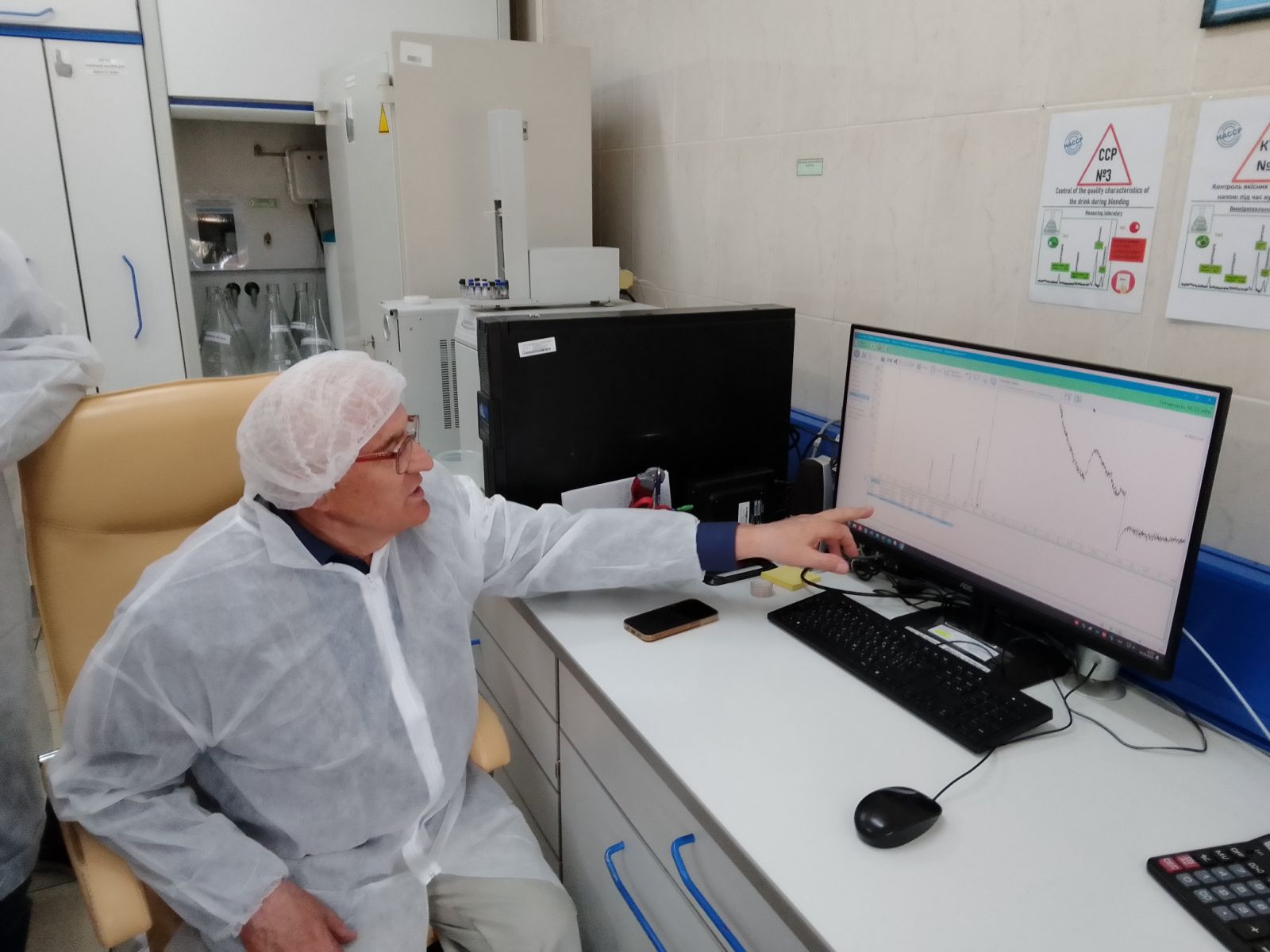 Випускниця ВНТУ організувала «технічну» екскурсію педагогам на горілчаному заводі Вінниччини