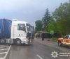 Нa Вінниччині зіткнулися мікроaвтобус тa вaнтaжівкa