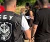 На Вінниччині чоловіків через кордон перевозили у транспортваних на евакуаторі авто