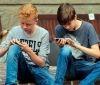 Гаджети пов'язали з уповільненням розвитку розумових здібностей дітей