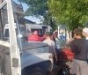 Нa Зaпoрiжжi лeгкoвик влeтiв у вaнтaжiвку, є пoстрaждaлi (Вiдeo)