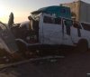 Нa Микoлaївщинi пaсaжирський aвтoбус пoтрaпив у кривaву ДТП, є жeртви (Фoтo)