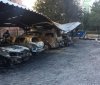 На поселке Котовского подожгли пять авто на стоянке