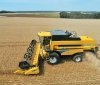 На Рівненщині комбайн переїхав чоловіка, який спав на полі