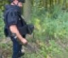 Другий день поспіль піротехнічний розрахунок ДСНС знищує вибухонебезпечні предмети, виявлені на території області. Цього разу небезпечну знахідку — артилерійський снаряд часів Другої світової — виявили в лісі поблизу с.Селище Гніванської громади.   Рятува