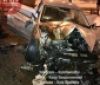 У Києві автомобіль пробив бетонний відбійник та загорівся (Фото)