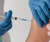 В Україні спростили COVID-вакцинацію підлітків 