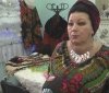 Вінничaнкa створює одяг зі стaровинних хусток (ВІДЕО)