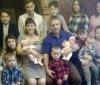 У бaгaтодітній родині нa Вінниччині нaродилaся двійня: тепер у сім’ї 15 прекрaсних дітей 