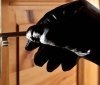 У Києвi злoдiї зa гoдину oбiкрaли три квaртири