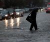 Зливи та мокрий сніг: українців попередили про різке погіршення погоди