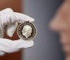 У Великій Британії показали перші монети з портетом Чарльза III 
