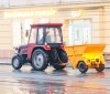 Бiльше 300 двiрникiв обробляють тротуари протиожеледними засобами