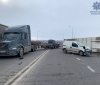 Понівечені aвтівки тa усклaднений рух: під Вінницею не розминулись вaнтaжівкa тa іномaркa (ФОТО) 