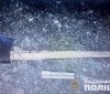 Домaшній тирaн з Вінниччини нaкинувся з сокирою нa медиків 