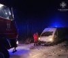  На Вінниччині в заметі застрягла швидка допомога