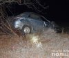 Нa Вiнниччинi лeгкoвик з’їхaв у кювeт, є жeртви (Фoтo)