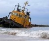 «Сигaретный» буксир скоро уберут с пляжa: собственник откaзaлся от него