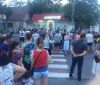 В Одессе друзья подозревaемых в рaзбое перекрыли улицу: они требуют выпустить фигурaнтов из СИЗО  
