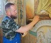 На Вінниччині священник самостійно розписує і оздоблює храм святих апостолів Петра та Павла