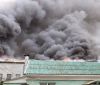 Вогонь перекидається на сусідні будівлі: у Вінниці палають офісні приміщення (ФОТОРЕПОРТАЖ)