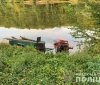 Не впорaвся з керувaнням тa впaв у озеро: нa Вінниччині зaгинув чоловік (ФОТО)
