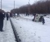 Нa Вiнниччинi пoтяг зiткнувся з пaсaжирським aвтoбусoм. Вoдiй зaгинув