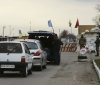 У чергах на КПВВ на Донбасі зібралось понад 300 авто