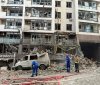 Ракетний обстріл Київщини: двох мешканців госпіталізували, під завалами лишаються люди 