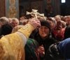 Під час переходу до ПЦУ громади зберігають традиції, а клірики - посади